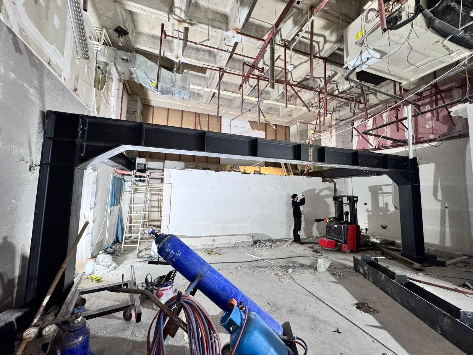 Çelik portal çerçeve